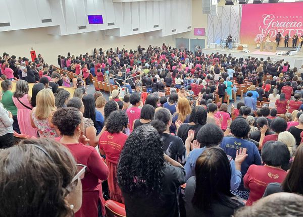 Dona Magdalena Soares participa de congresso no RJ