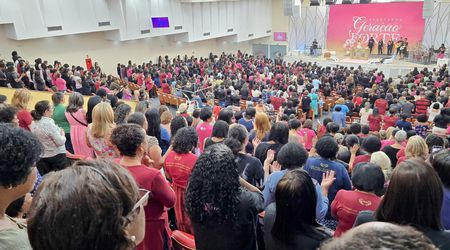 Dona Magdalena Soares participa de congresso no RJ
