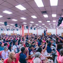 MqV lota igreja em Belo Horizonte