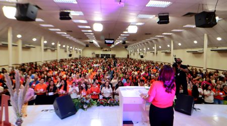 Vigília reúne centenas de mulheres no RS