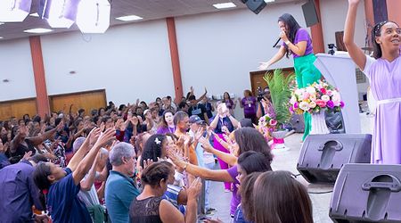 MqV lota igreja em Belo Horizonte