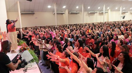 Vigília reúne centenas de mulheres no RS