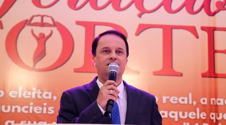Vigília reúne centenas de mulheres no RS