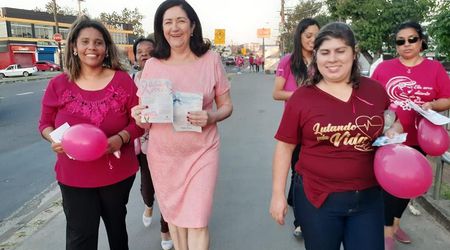 Blitz Rosa promove conscientização contra o câncer de mama