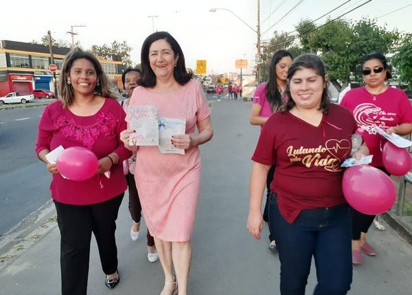 Blitz Rosa promove conscientização contra o câncer de mama