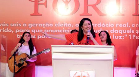Vigília reúne centenas de mulheres no RS