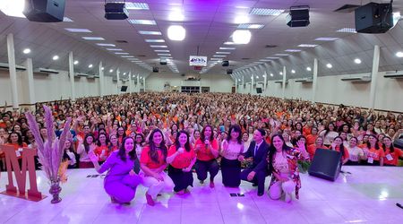 Vigília reúne centenas de mulheres no RS