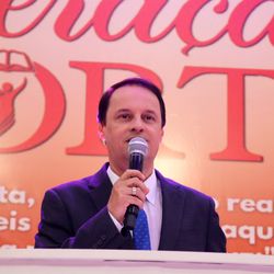 Vigília reúne centenas de mulheres no RS